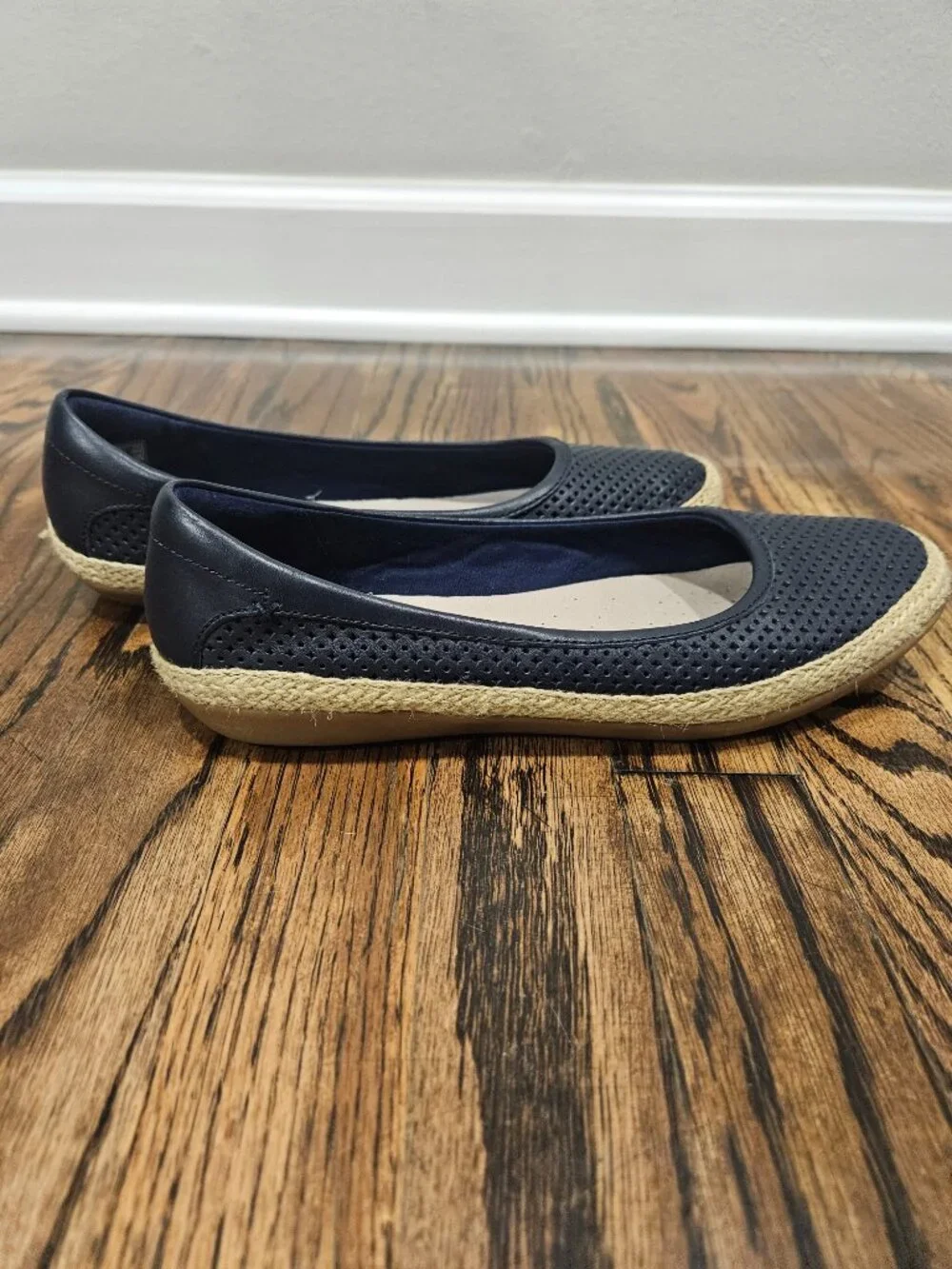 Women's Elaina Ruby Slip On - Ultimate Comfort Collection - Size 9M - Navy